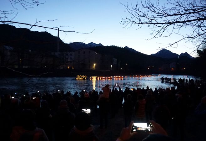 Neujahrs-Fackelschwimmen in Füssen 2023